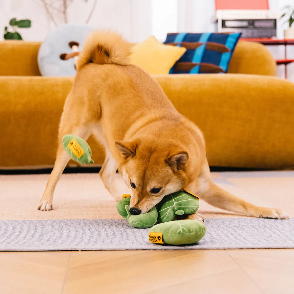 Plüsch Blattförmiges Quietschespielzeug für Hunde - Funnyfuzzy SnugNest