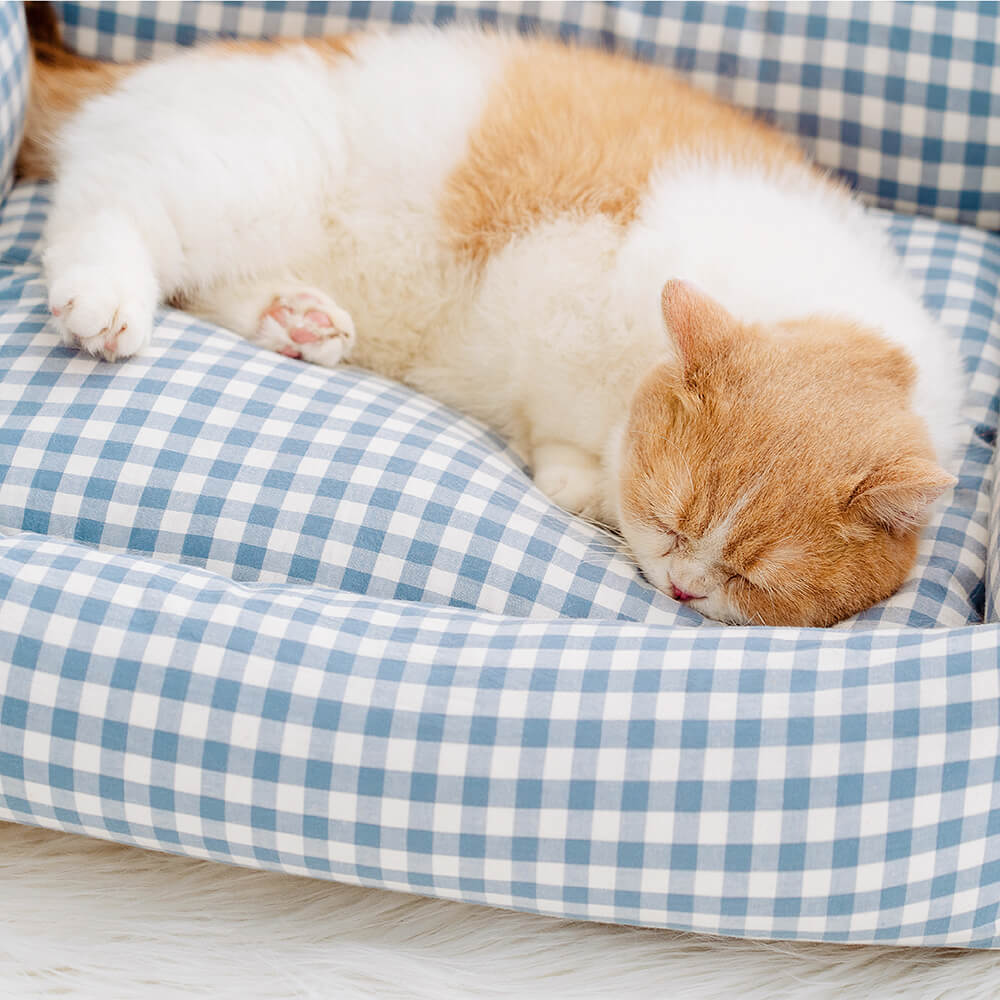 Modisches Warmes Hunde- und Katzenbett mit Rüschen und Plaid